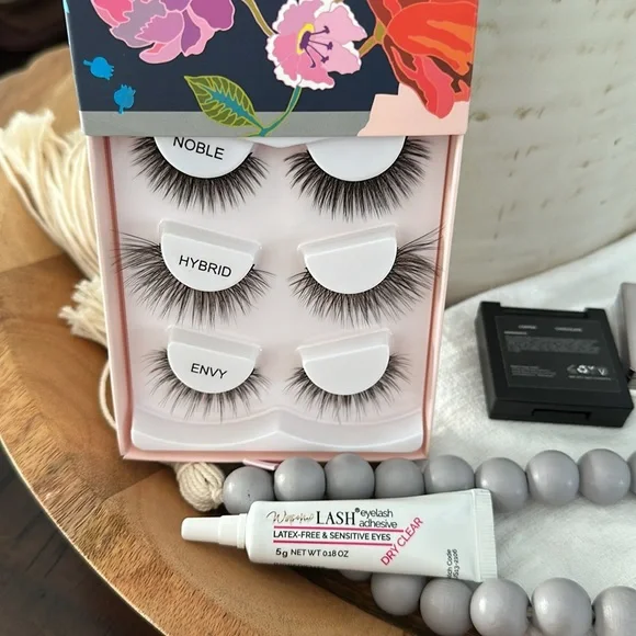 Makeup eyeshadow lashes bundle NEW! - Picture 5 of 5